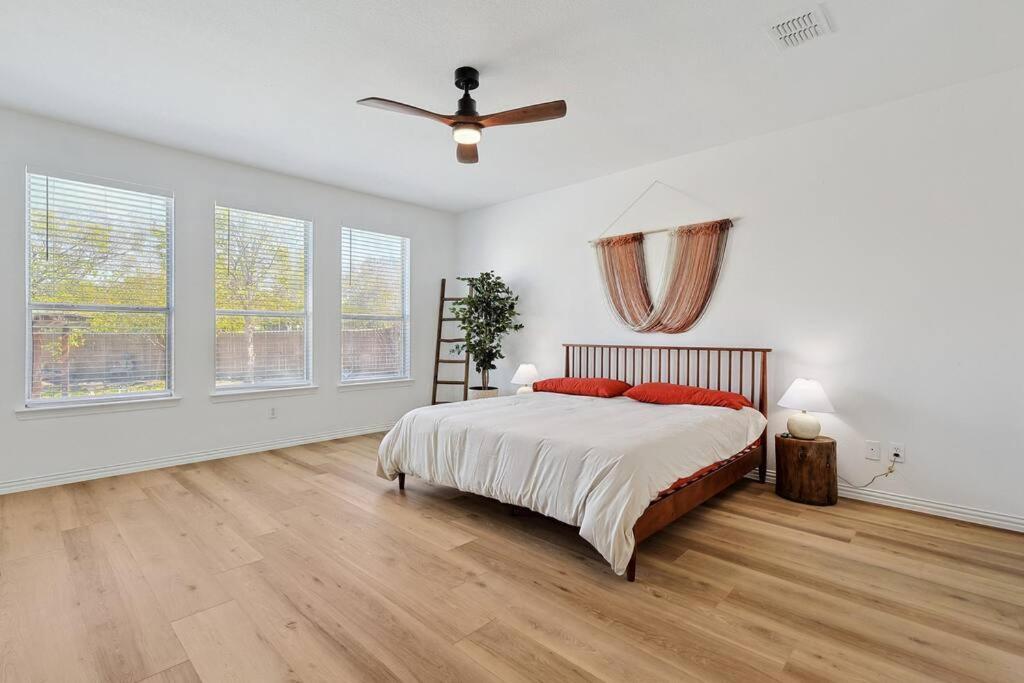 Вилла Wellness Oasis 5Br W Pool + Huge Yard + Fire Pit Sachse Экстерьер фото