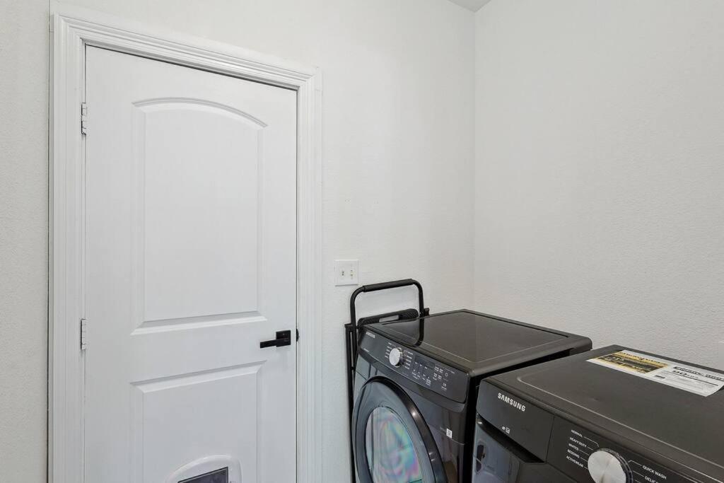 Вилла Wellness Oasis 5Br W Pool + Huge Yard + Fire Pit Sachse Экстерьер фото