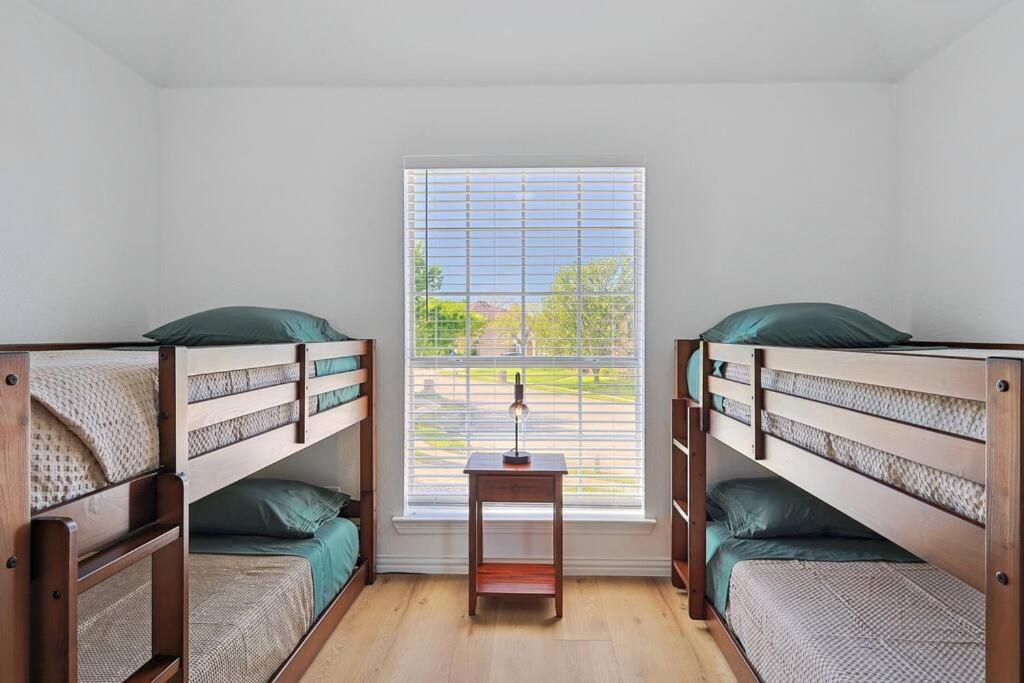 Вилла Wellness Oasis 5Br W Pool + Huge Yard + Fire Pit Sachse Экстерьер фото